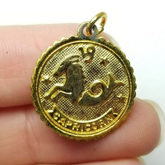 Vintage Sterling Silver Capricorn Gold Plated Pendant Charm Astrology Dec Jan - Picture 1 of 6
